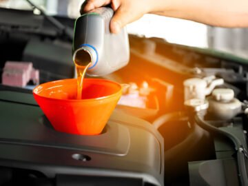 The Top Causes and Signs of Water Mixing with Engine Oil in Cars: A Comprehensive Guide